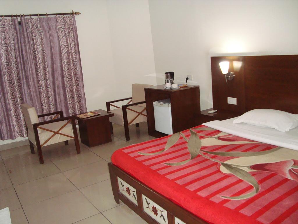 Hotel Dawat Palace Agra  Szoba fotó