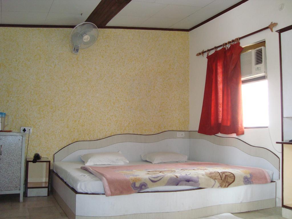 Hotel Dawat Palace Agra  Szoba fotó