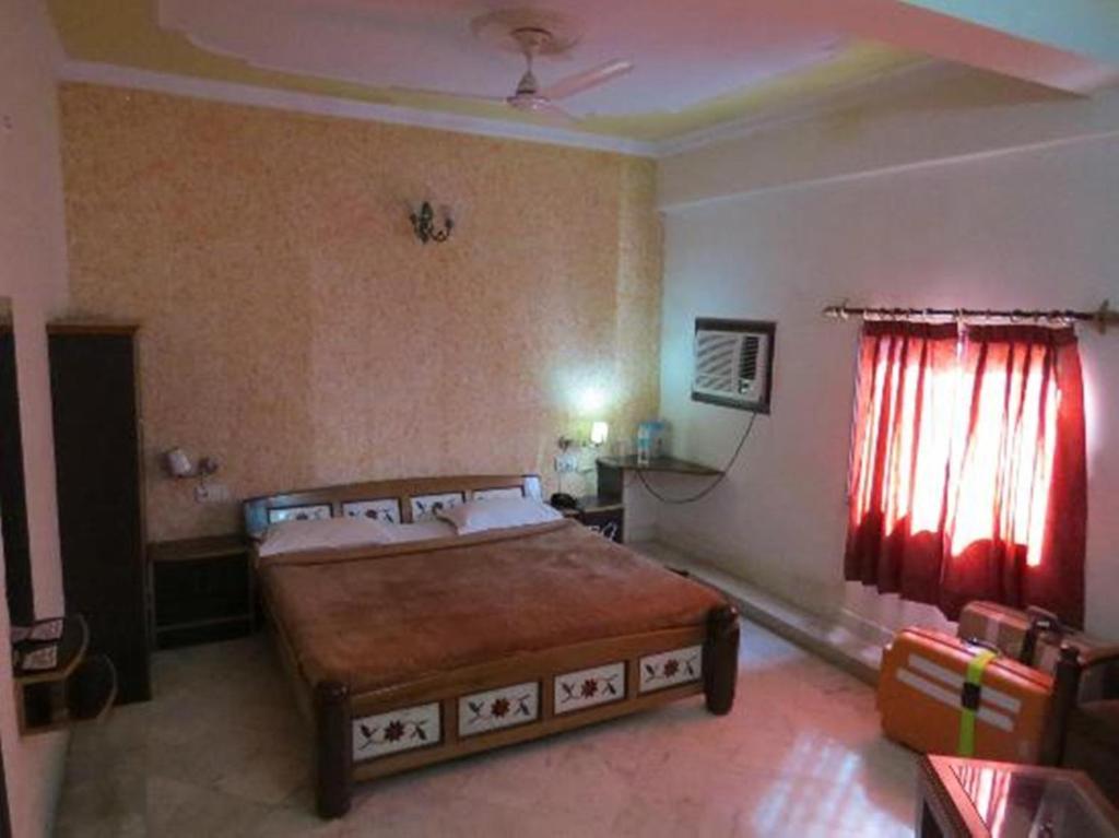 Hotel Dawat Palace Agra  Kültér fotó