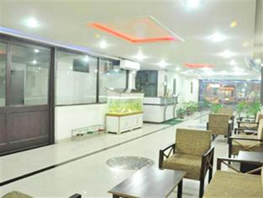 Hotel Dawat Palace Agra  Kültér fotó