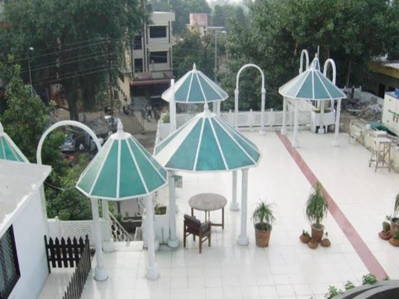 Hotel Dawat Palace Agra  Kültér fotó