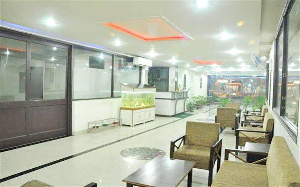 Hotel Dawat Palace Agra  Kültér fotó